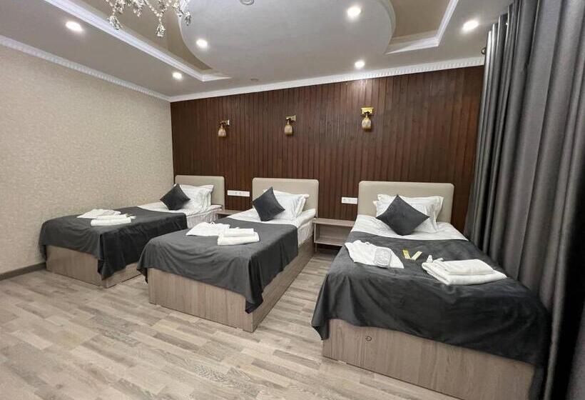 اتاق استاندارد سه نفره, Nur Guest House