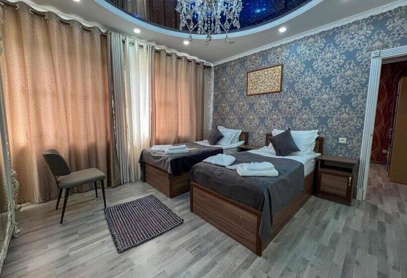 اتاق استاندارد چهار تخته, Nur Guest House