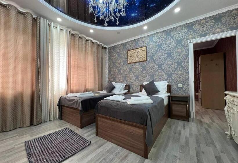 اتاق استاندارد چهار تخته, Nur Guest House