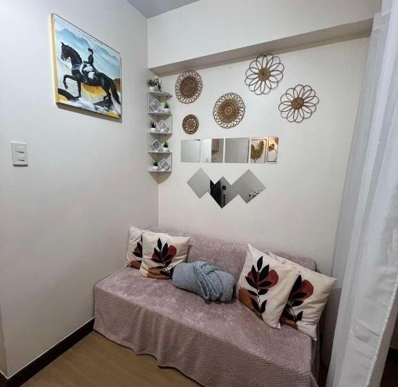 标准工作室, Condo Ni Maria
