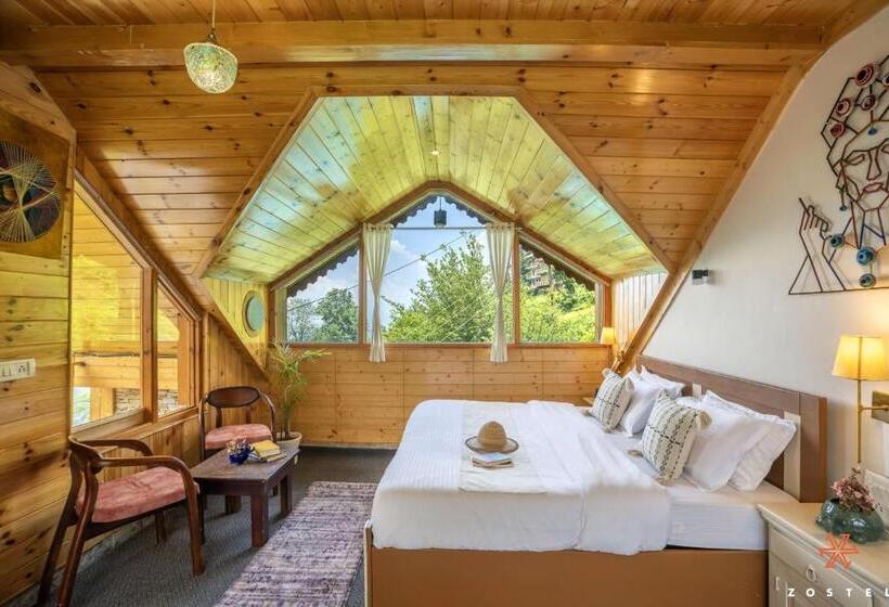 屋根裏部屋風スタンダードルーム, Zostel Shoja, Jibhi