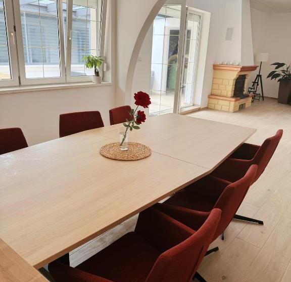 اتاق استاندارد, Biomade