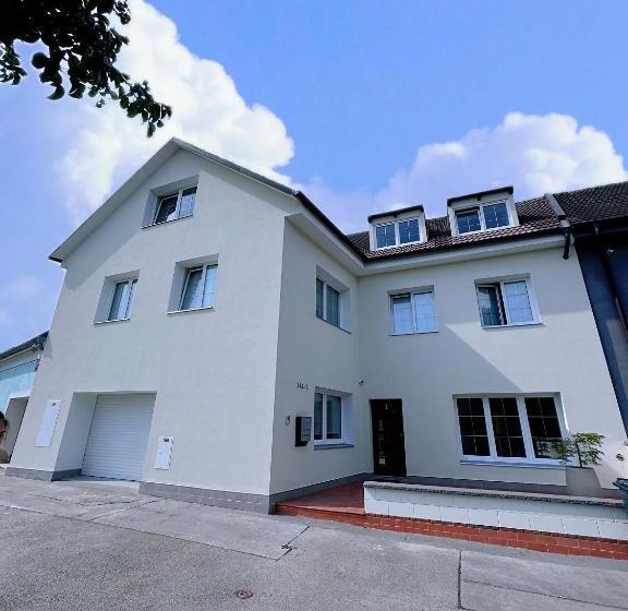 اتاق استاندارد, Biomade