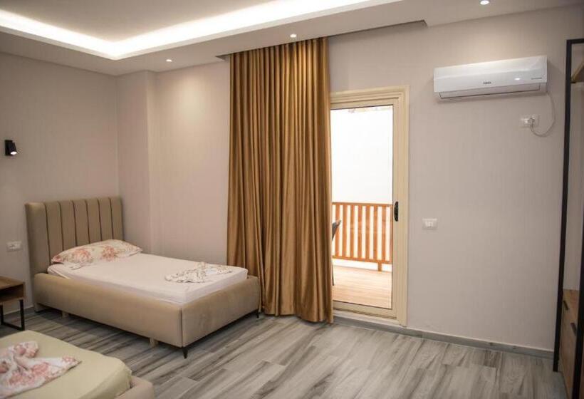 חדר לארבעה סטנדרטי עם מרפסת, Donatelo New 2