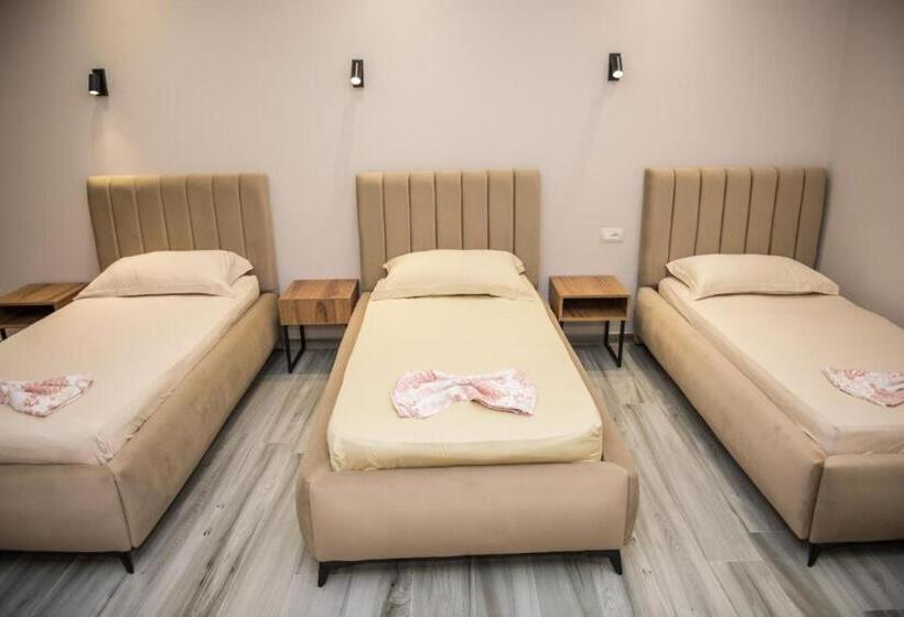 חדר לארבעה סטנדרטי עם מרפסת, Donatelo New 2