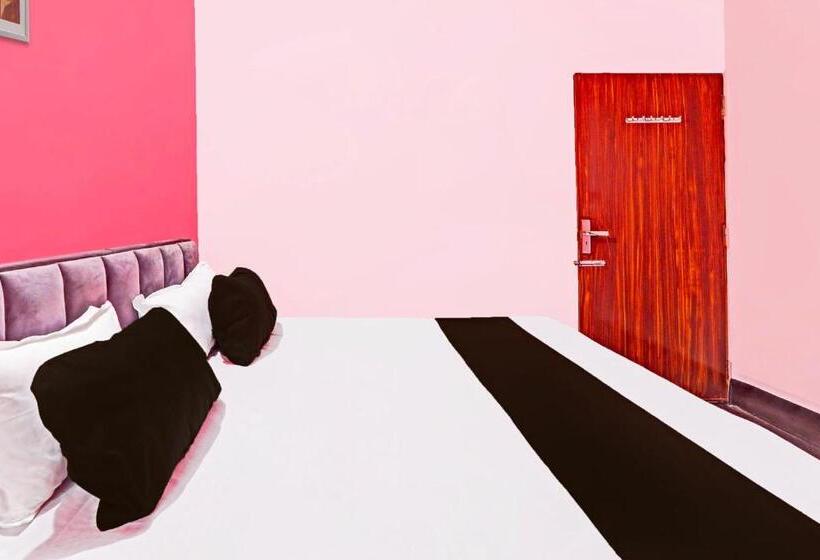 اتاق کلاسیک سه تخته, Oyo Flamingo Inn