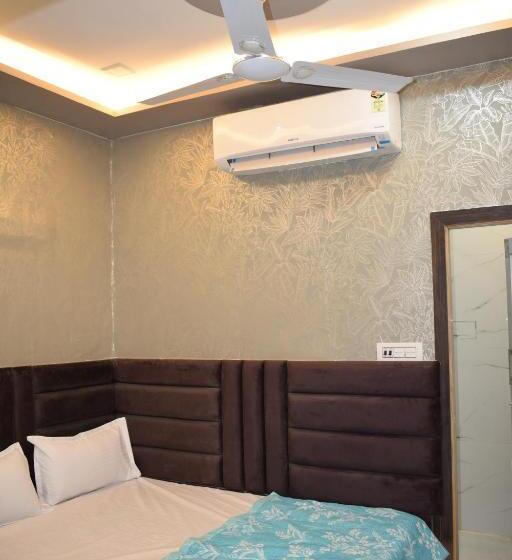 キングサイズベッドのスーペリアルーム, Brij Maya Dham