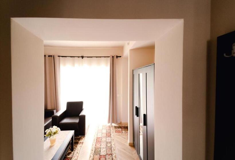 סוויטה עם טרסה, Casa Pia