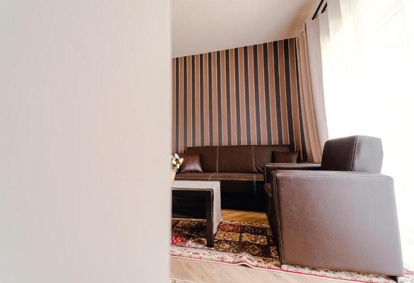 סוויטה עם טרסה, Casa Pia