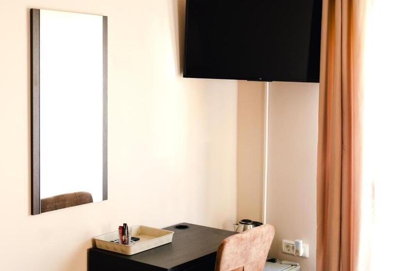 Номер Стандарт, Casa Pia