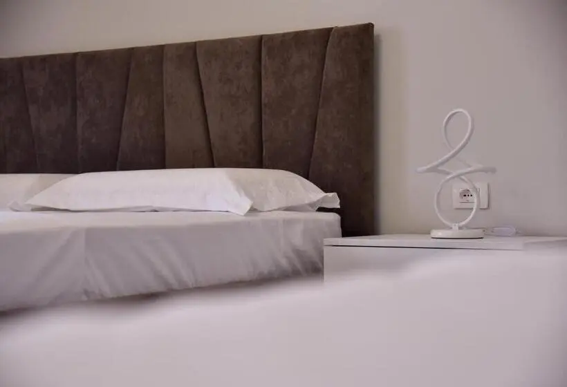 Quarto Triplo Standard com Balcão, City Center