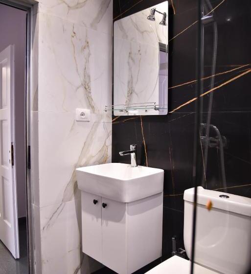 חדר סטנדרט לשלושה עם מרפסת, City Center