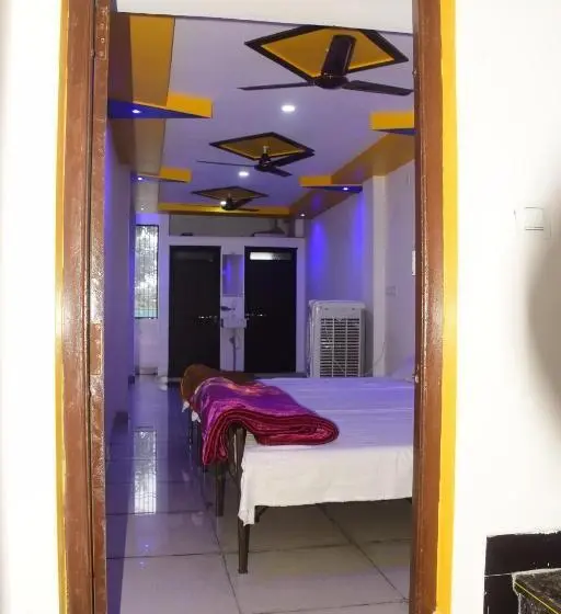 Perhehuone, Gurudham Guest House