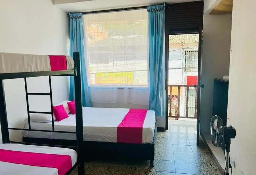 バルコニー付スタンダード4ベッドルーム, Casa Hotelgitanos