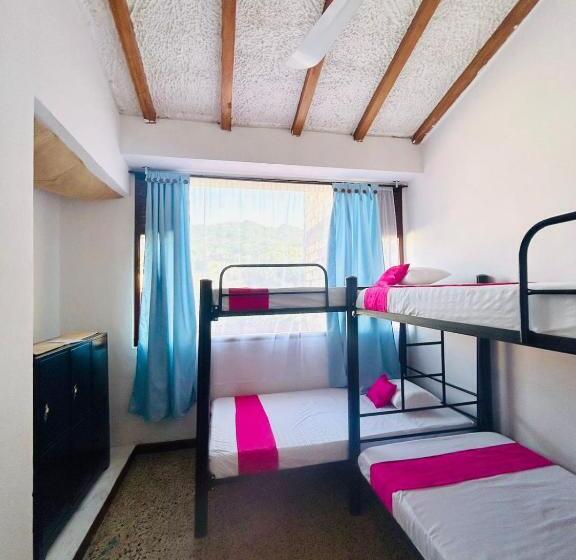 חדר סטנדרט לארבעה, Casa Hotelgitanos