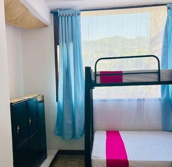 חדר סטנדרט לארבעה, Casa Hotelgitanos