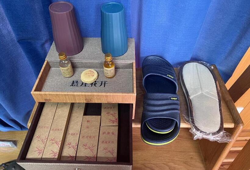 Одноместный Номер с Террасой, Zhangjiajie Cliff Flower Rv Tent