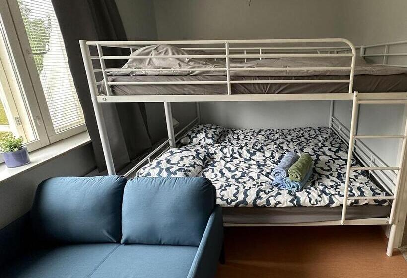 חדר משפחתי חדר אמבטיה משותף, Lepopaikka Lokinpesä, Majoitus Ja Camping