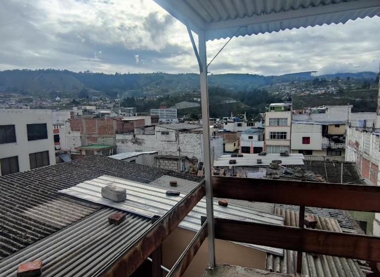 テラス付きスタンダードルーム, Conexión Urbana En El Centro De Ambato