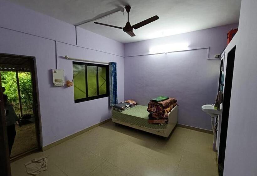 デラックスルーム, Datta Srushti Cottage Alibaug