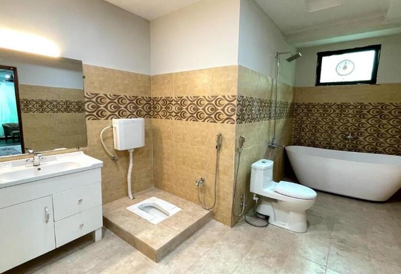 اتاق سوپریور با تخت بزرگ, Harriot Skardu