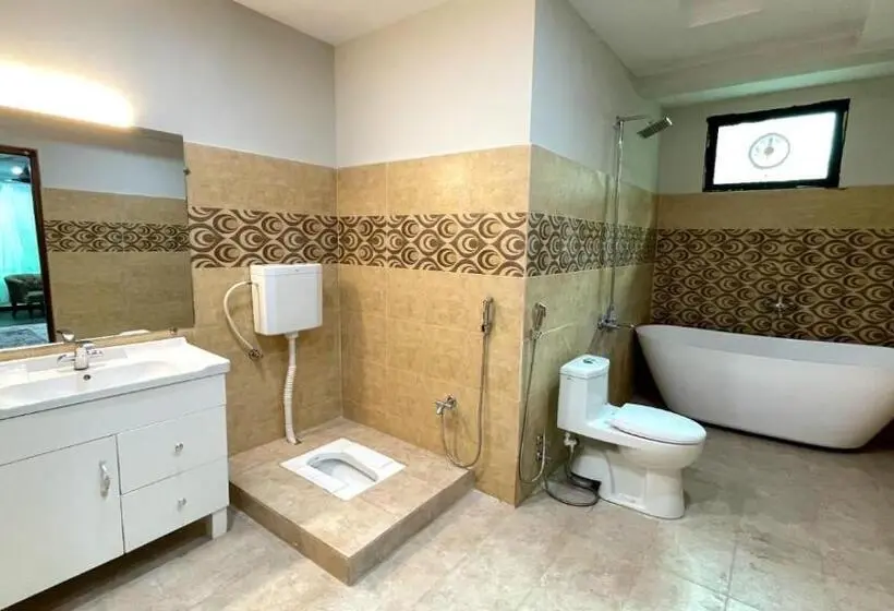 اتاق سوپریور با تخت بزرگ, Harriot Skardu