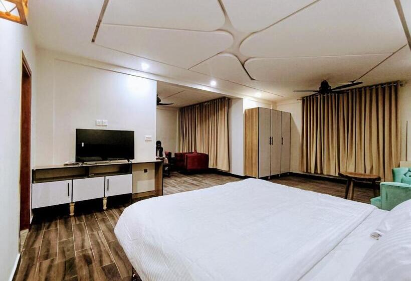 اتاق سوپریور با تخت بزرگ, Harriot Skardu