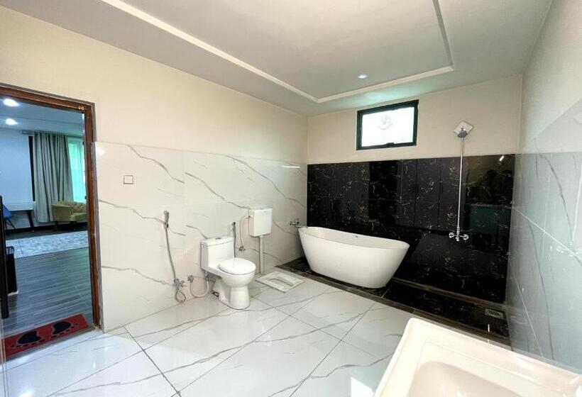 اتاق سوپریور با تخت بزرگ, Harriot Skardu