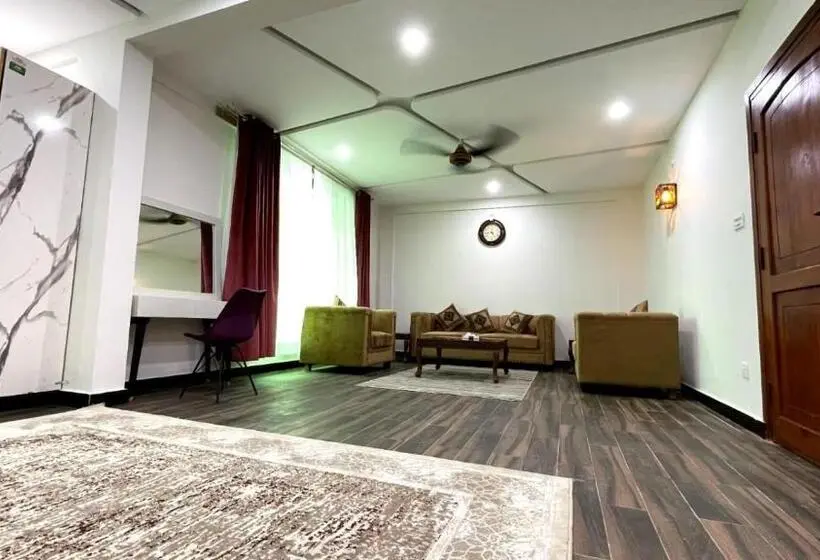 اتاق سوپریور با تخت بزرگ, Harriot Skardu