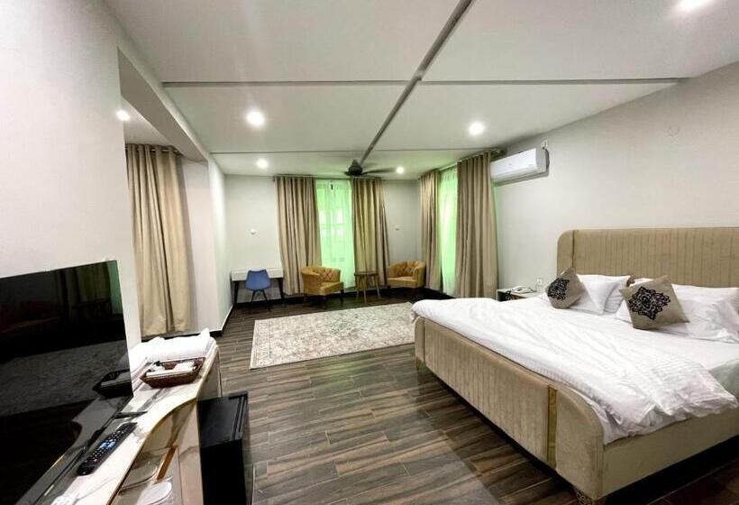 اتاق سوپریور با تخت بزرگ, Harriot Skardu