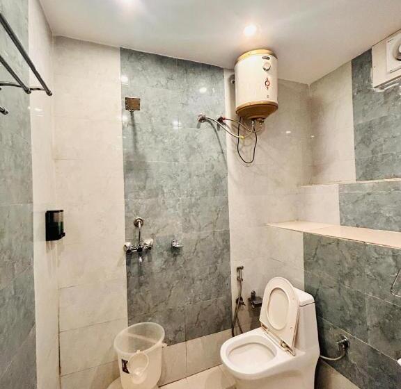 トリプルクラシックルーム, On The Edge