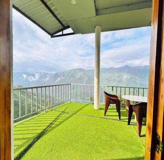 トリプルクラシックルーム, On The Edge