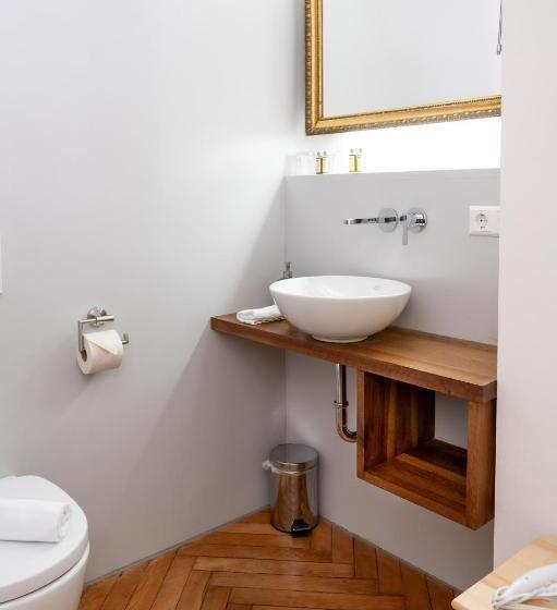 غرفة قياسية ثلاثية, Josis Klause Café Pension