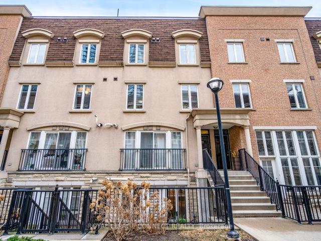דירה בת חדר שינה 1 עם מרפסת, Liberty Village Townhouse