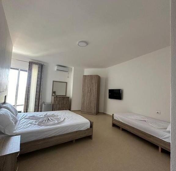 스탠다드 트리플 발코니 룸, Apartments In Zaharia Residence