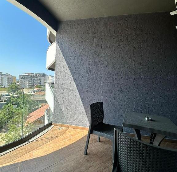 스탠다드 트리플 발코니 룸, Apartments In Zaharia Residence