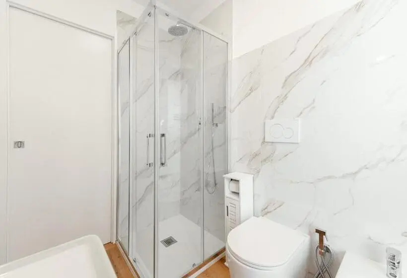 اتاق استاندارد با تخت بزرگ, Global Central Suites