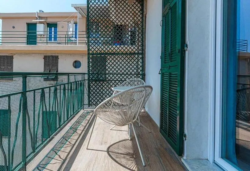 اتاق استاندارد با بالکن, Global Central Suites