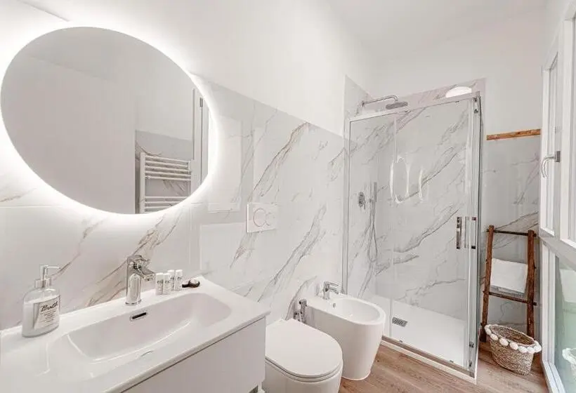 اتاق استاندارد, Global Central Suites