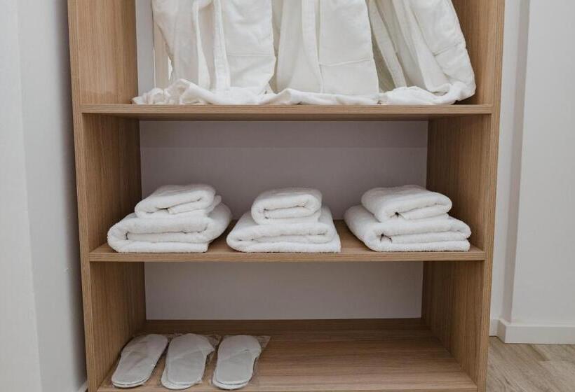 غرفة قياسية ثلاثية, Riviera Hotel City Center