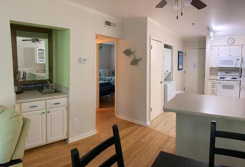 Апартаменты 1 Спальня Нижний Этаж, Beautiful Hilton Head Condo, Steps From Ocean, 1st Floor, 2bd / 2ba, And More!