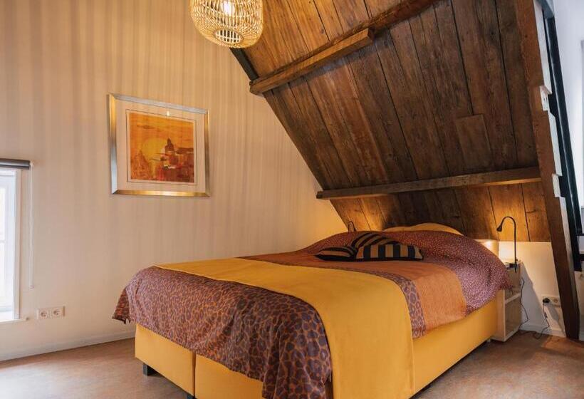 Номер Deluxe Кровать Кинг, Le Petit Hotel   Zunne