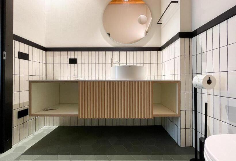 Studio Deluxe, Canalchiaro 13