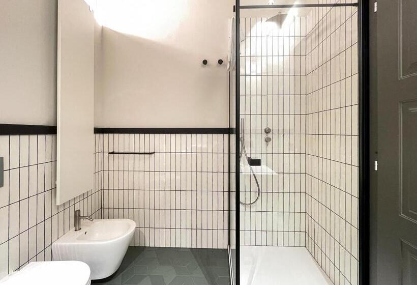 Studio Deluxe, Canalchiaro 13