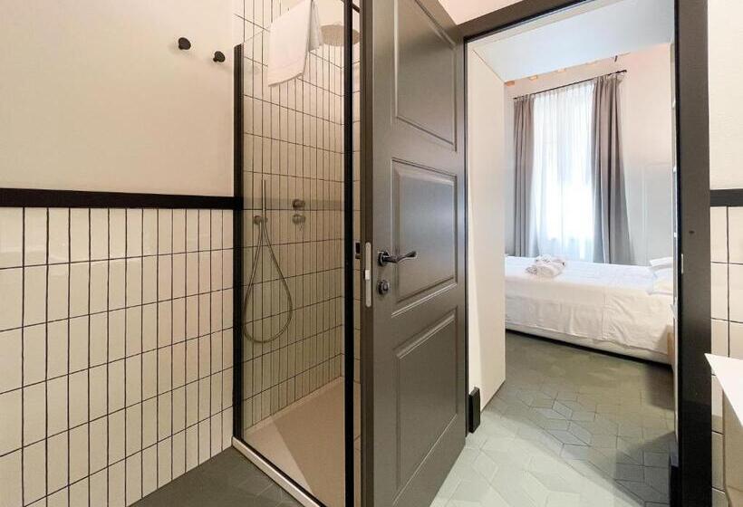 Studio Deluxe, Canalchiaro 13