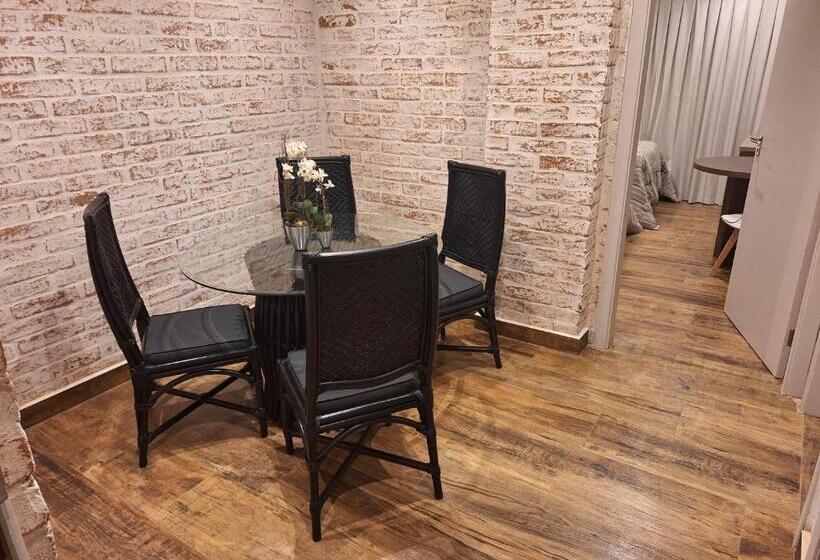 デラックスの４人部屋, Cantos E Contos Boutique