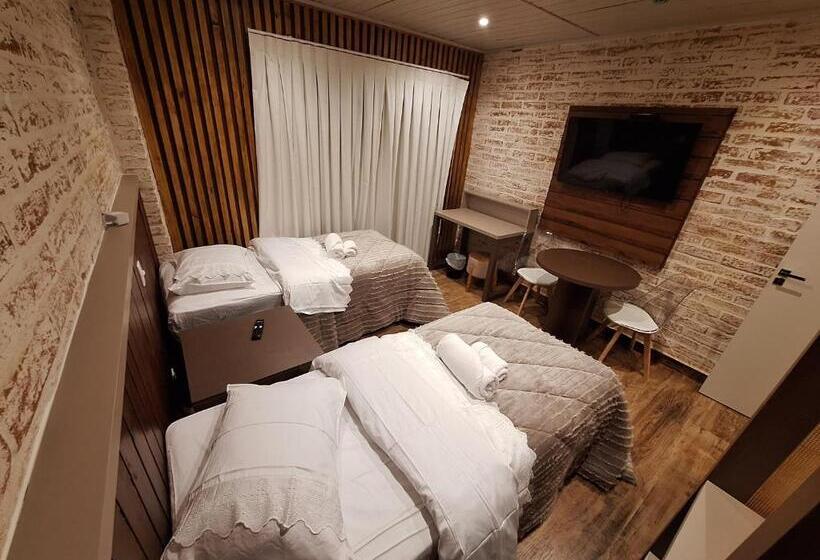 デラックスの４人部屋, Cantos E Contos Boutique