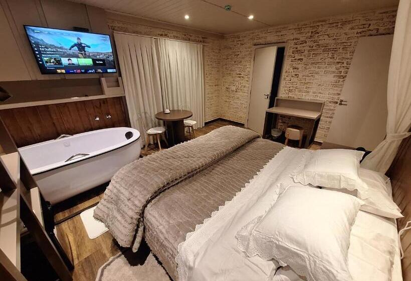 デラックスの４人部屋, Cantos E Contos Boutique