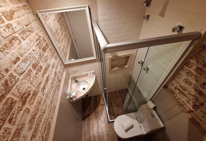 デラックスの４人部屋, Cantos E Contos Boutique