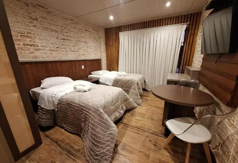 デラックスの４人部屋, Cantos E Contos Boutique